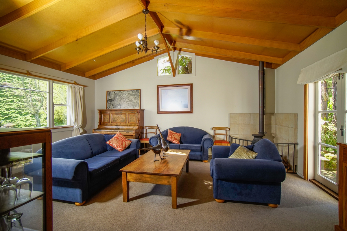 Photo of property: Lounge