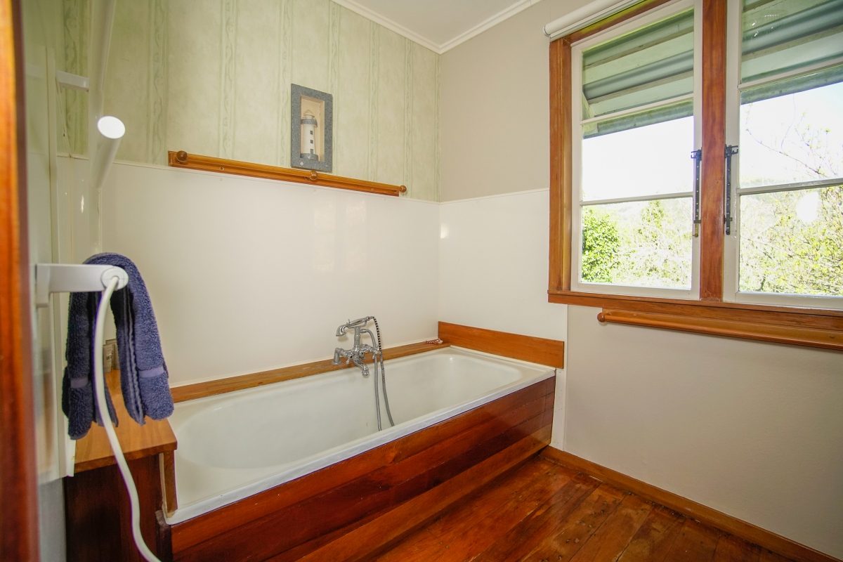 Photo of property: Cottage Bath